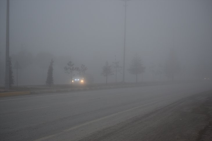 Konya'da bu yolda 3 gündür sis etkili oluyor
