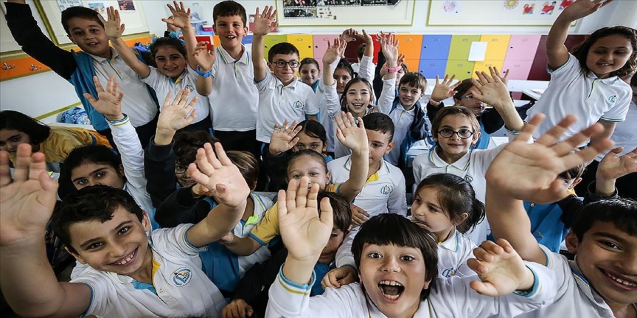 Okullarda ikinci ara tatil için son ders zili bugün çalacak