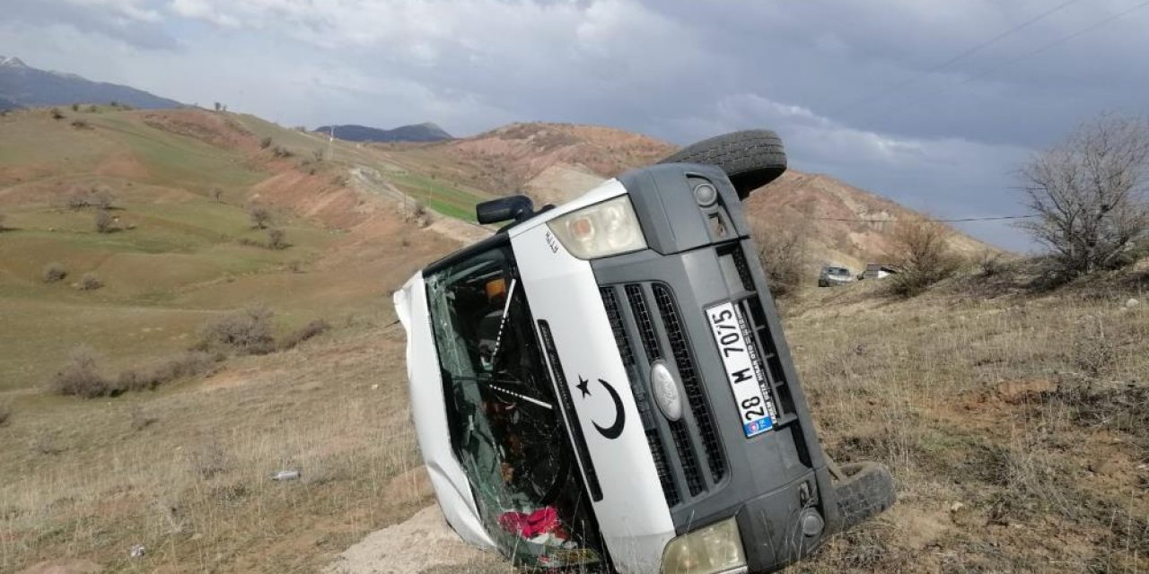 Öğrenci servisi devrildi: 7’si öğrenci 8 yaralı