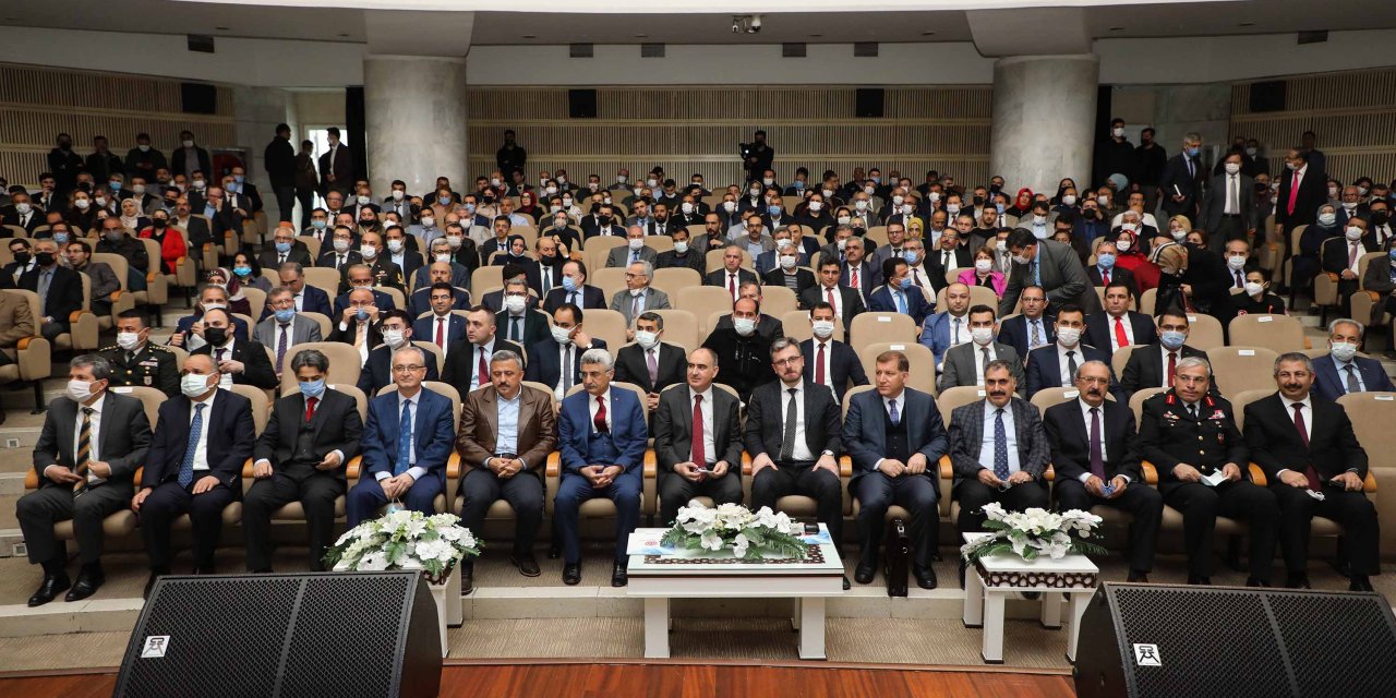 Konya Valisi Özkan: Vatandaşların kamu içindeki akışı bilmesi hakkıdır