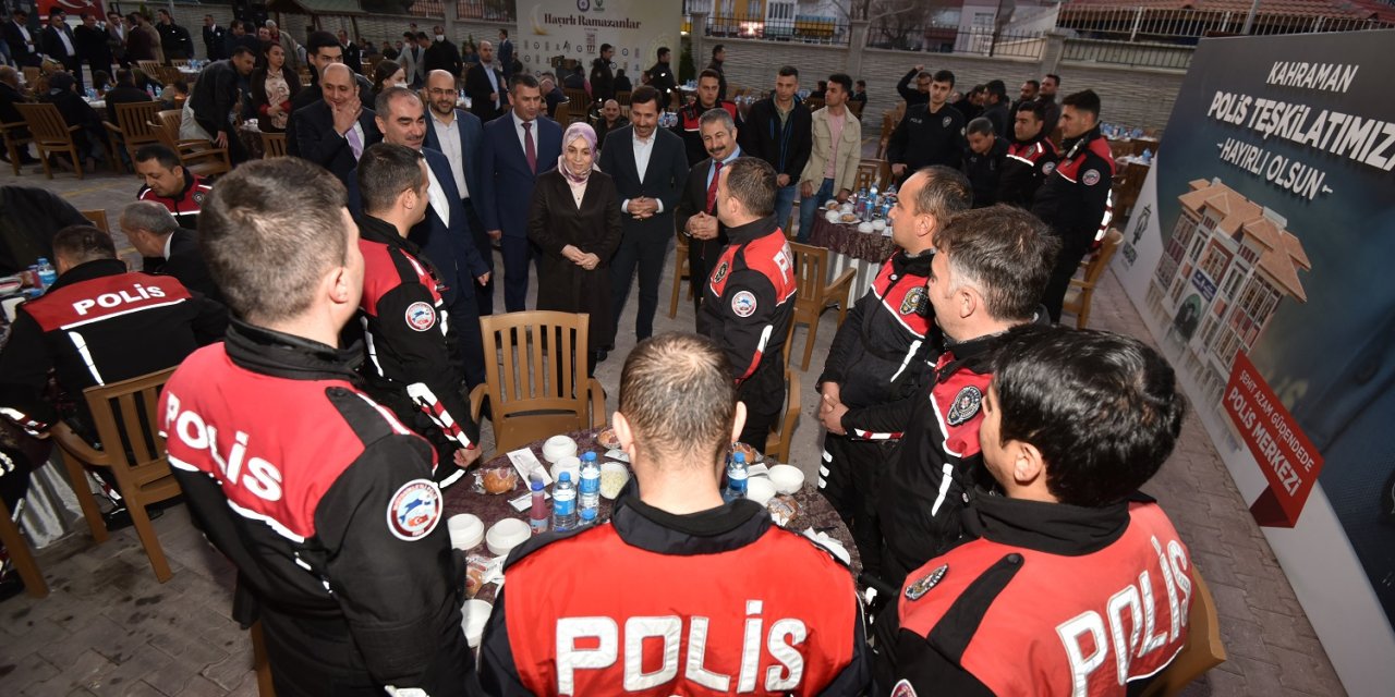 Karatay Belediyesi, ilçedeki polis memurlarını iftarda buluşturdu