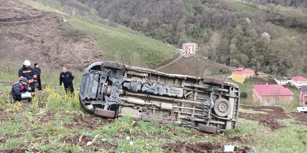 Diyaliz hastalarını taşıyan minibüs devrildi: 4 yaralı