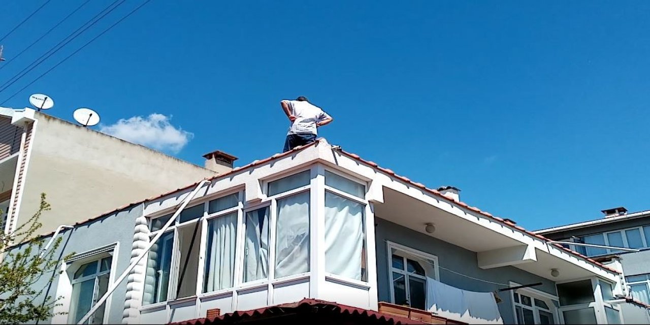 Anten ayarlamak için çatıya çıktı, dengesini kaybedip düştü
