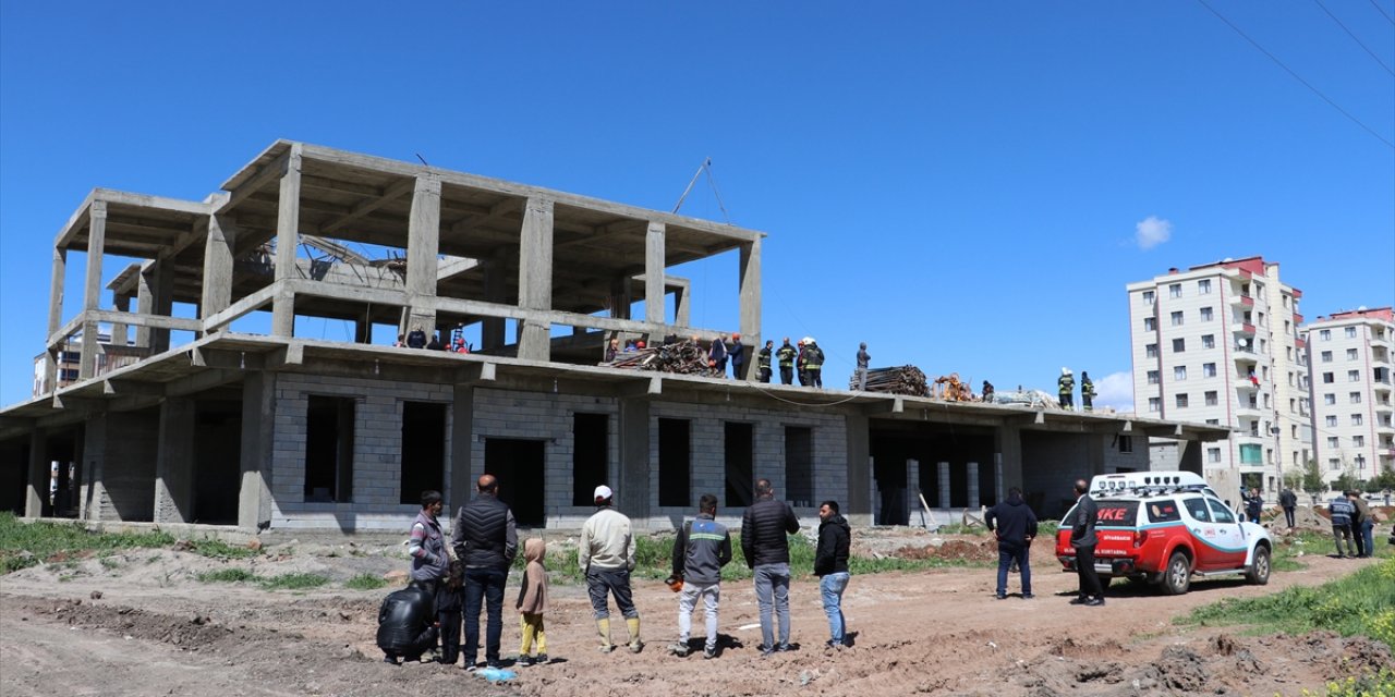 Cami inşaatında iskele çöktü: 1’i ağır 6 yaralı