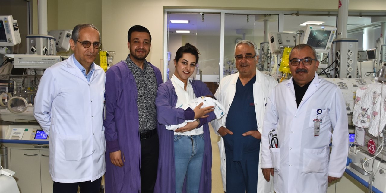 Konya’da bağırsakları göğüs kafesinde doğan bebek, sağlığına kavuştu