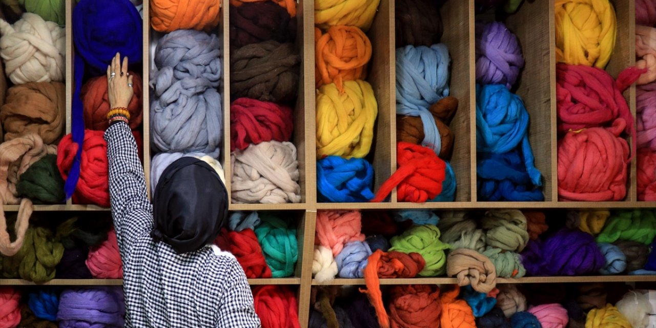 Konya’ya gelin geldi, ailenin geleneksel sanatını 4'üncü kuşağa taşıdı