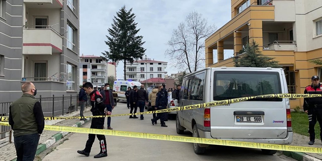 Belediye çalışanı genç kadını öldürüp, canına kıymak istedi