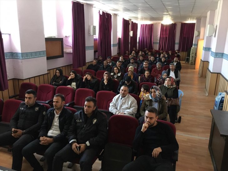 Derebucak'ta eğitimcilere uyuşturucu konulu bilgilendirme toplantısı