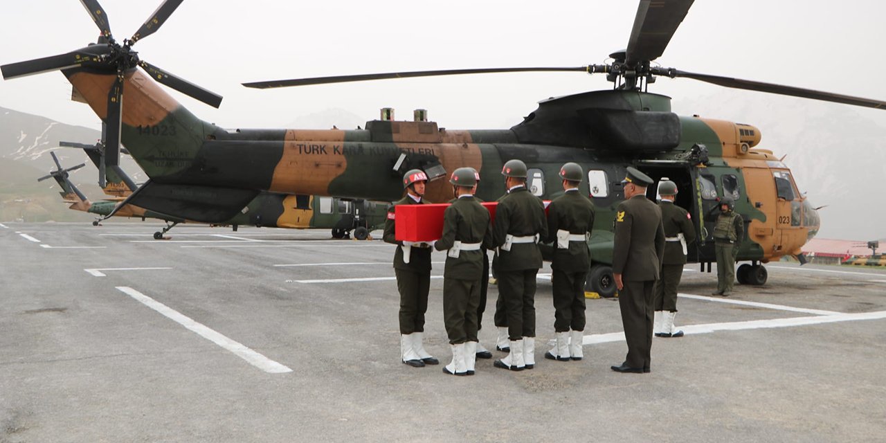 Şehit Üsteğmen Ömer Delibaş için Hakkari'de tören