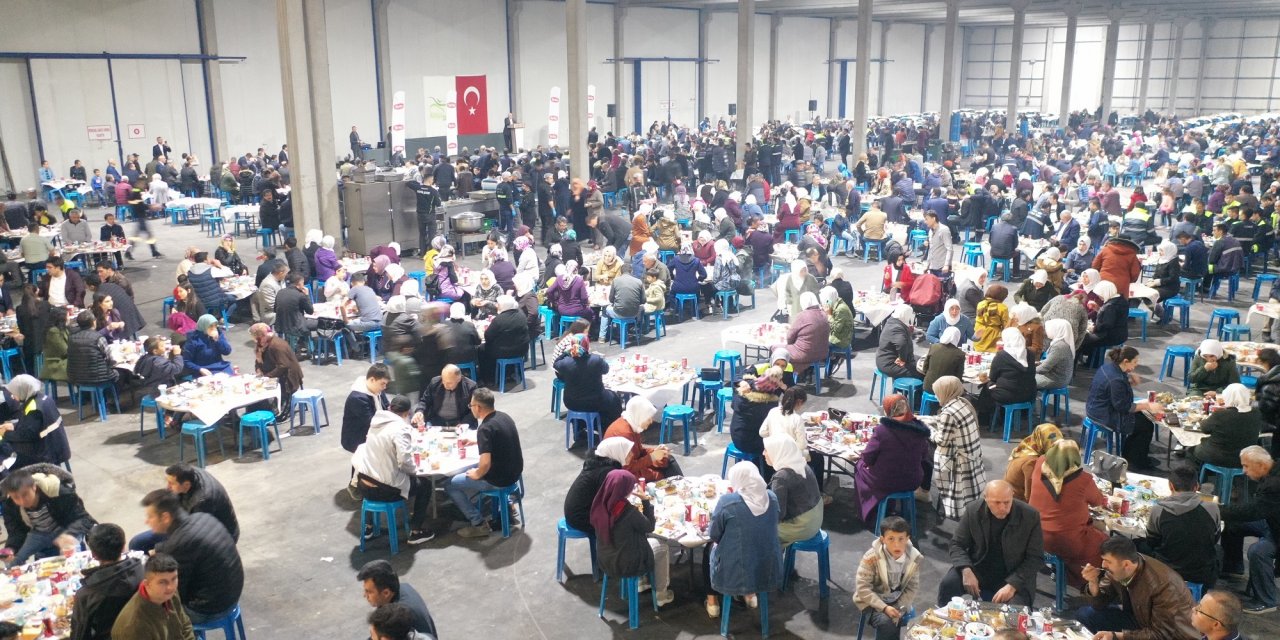 Konya Şeker’in ilk iftar programı! 3 bin çalışan aynı sofrada buluştu