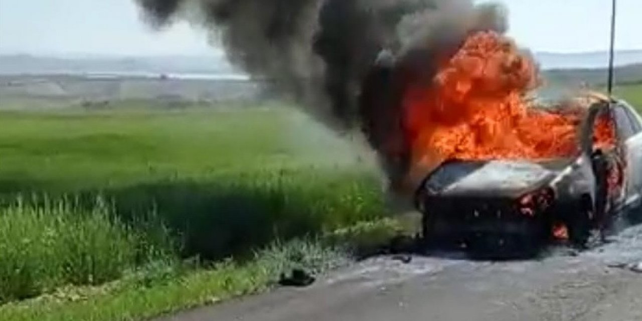 Otomobil alev topuna döndü