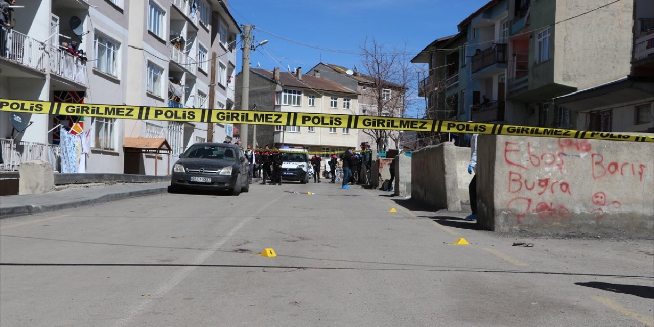 İki kardeş tabancayla vuruldu! Biri öldü, diğeri ağır yaralı