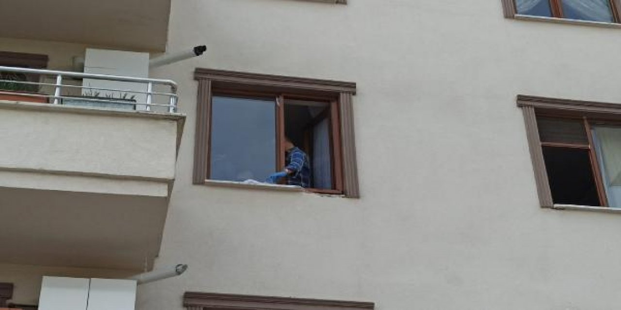 Cam silerken bastığı mermer kırıldı! İkinci kattan düşen kadın öldü