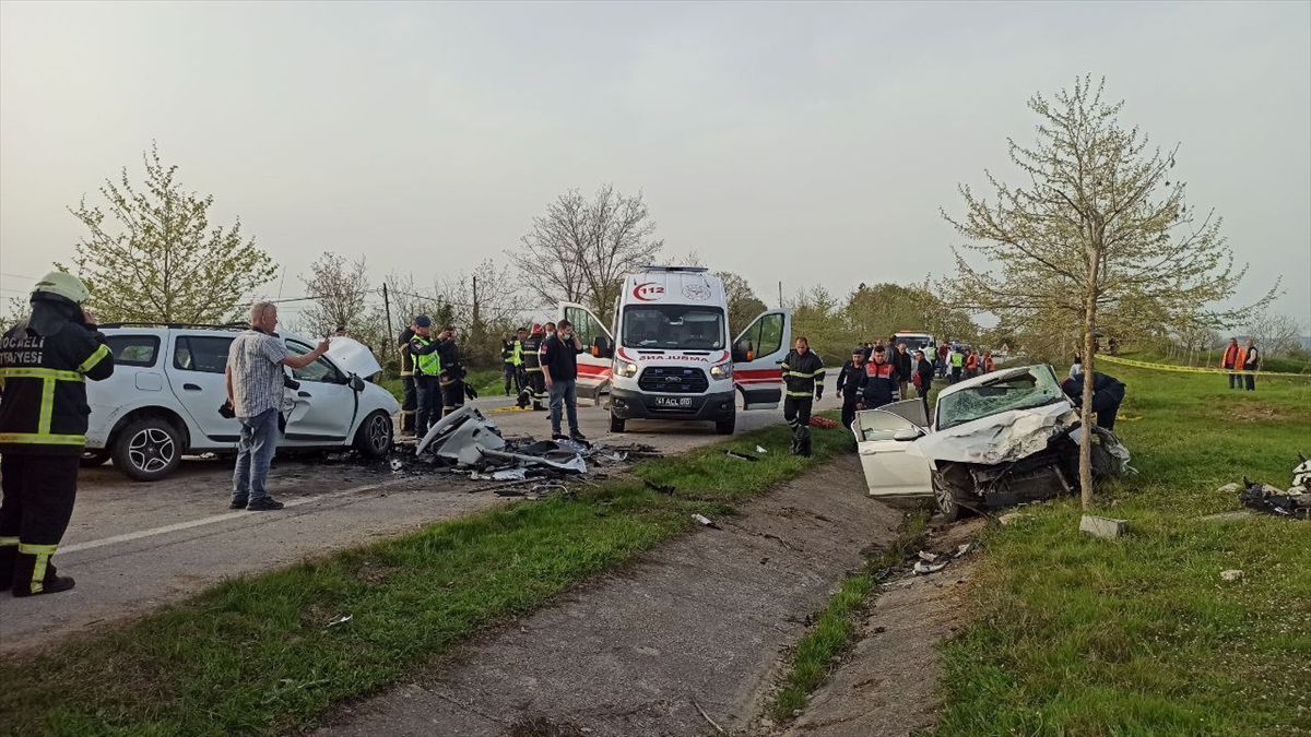 İki otomobil çarpıştı: Muhtar ile diğer aracın sürücüsü öldü