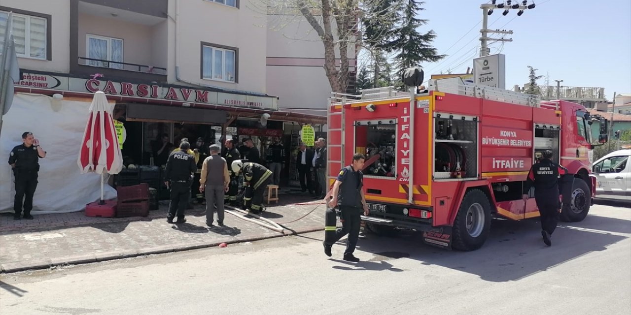 Konya'da marketin deposunda yangın çıktı