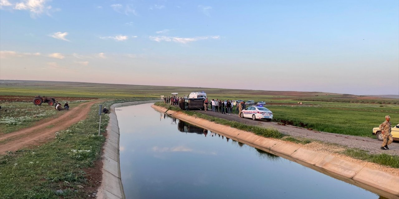 Sulama kanalına düşen araçtaki 4 kişi öldü