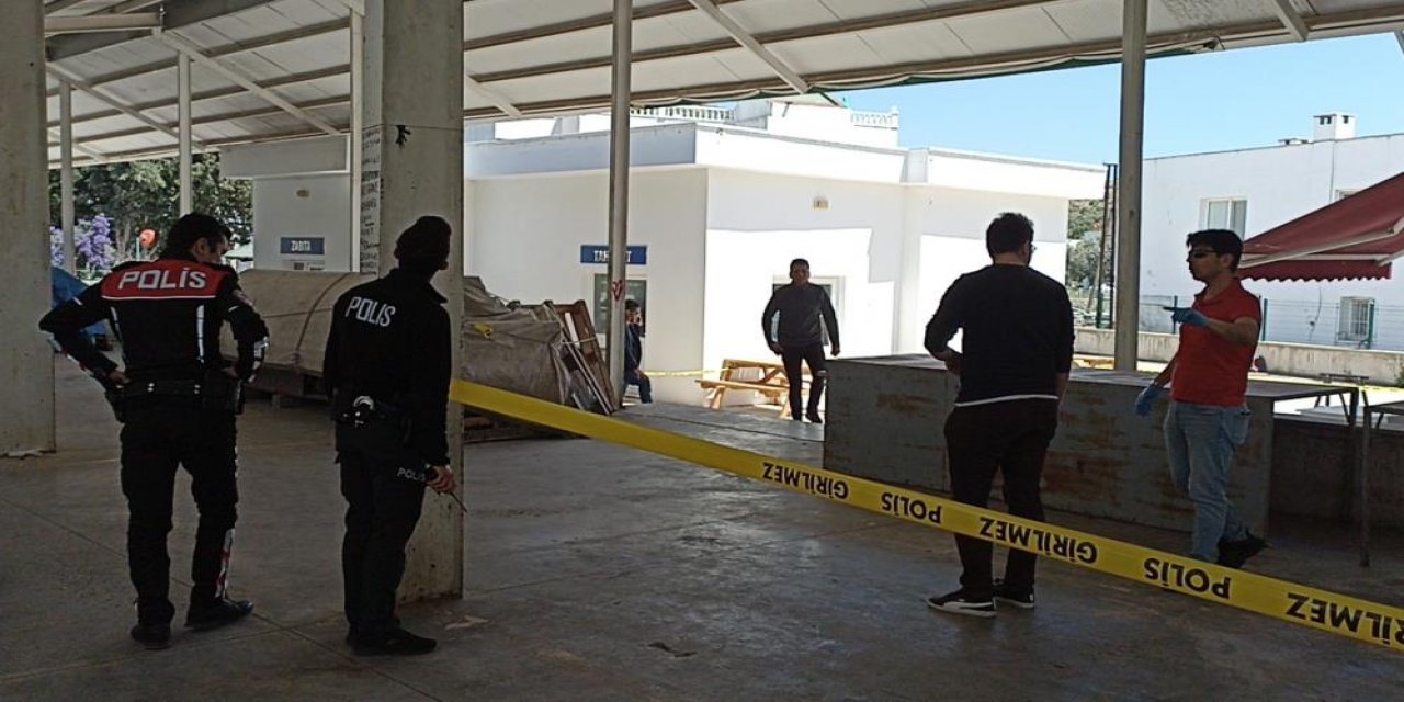 Semt pazarındaki bankta ölü olarak bulundu