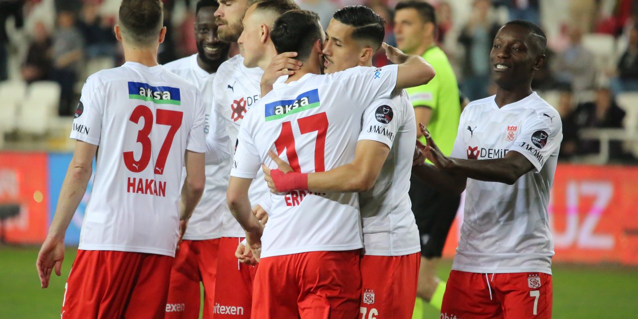 Sivasspor yarın ligde Çaykur Rizespor ile karşılaşacak