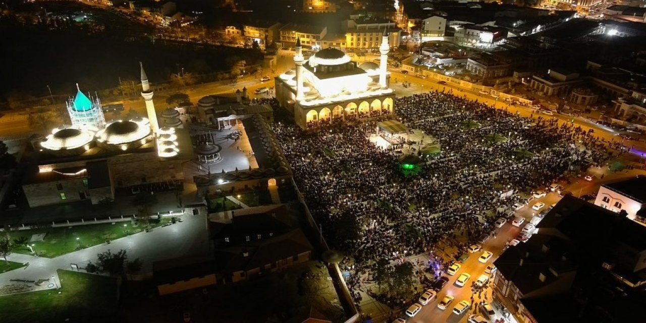 Konya’da Kadir Gecesi coşkusu! Binler 2 yıl sonra meydanda buluştu