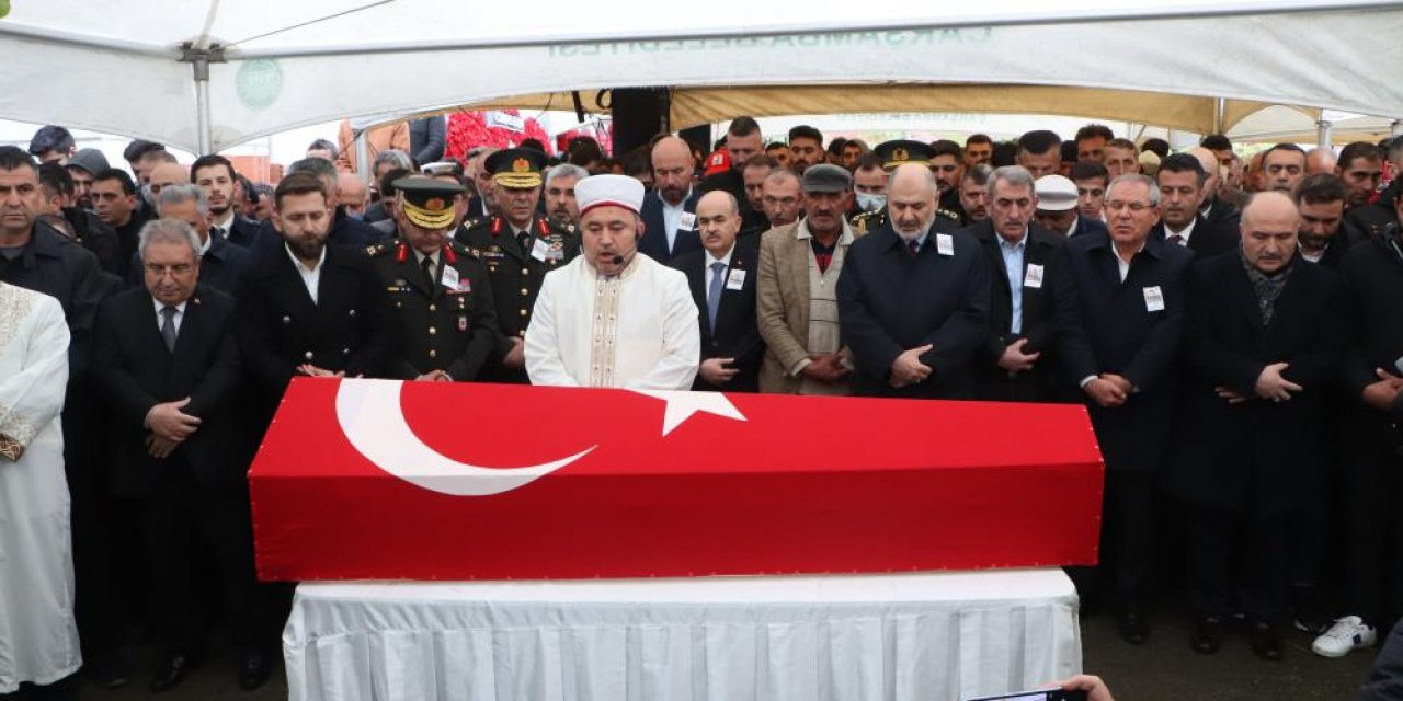 Şehit Nurettin Uzun memleketinde dualarla toprağa verildi