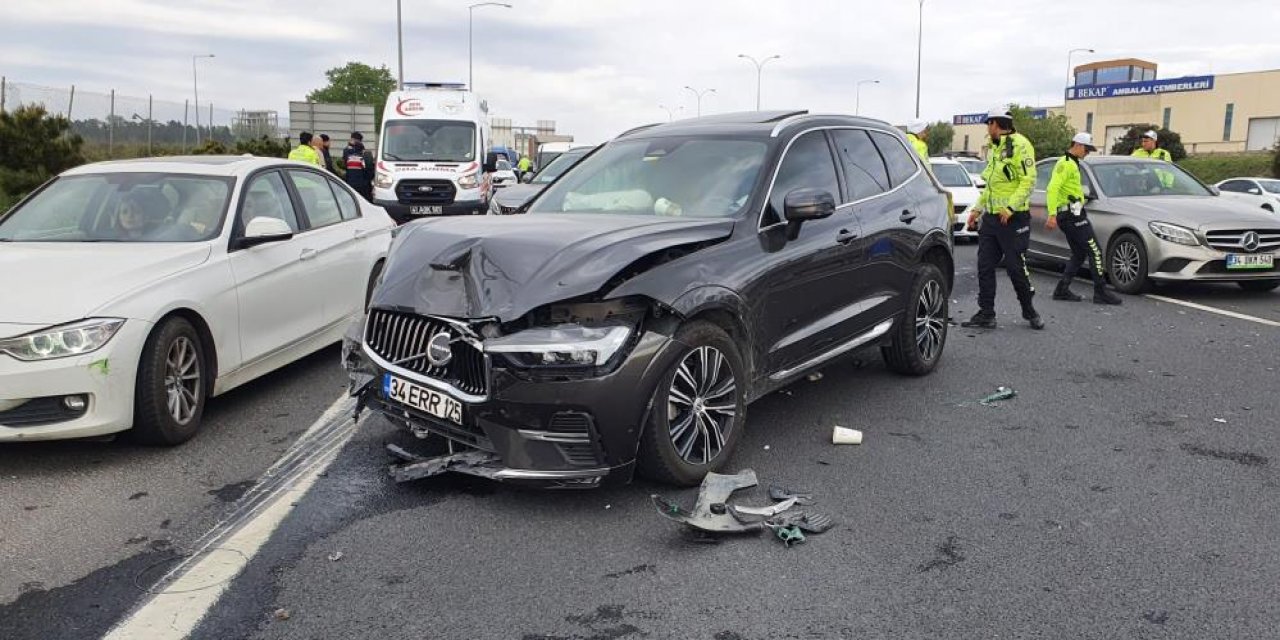 Ciple otomobil çarpıştı: 1 ölü, 5 yaralı