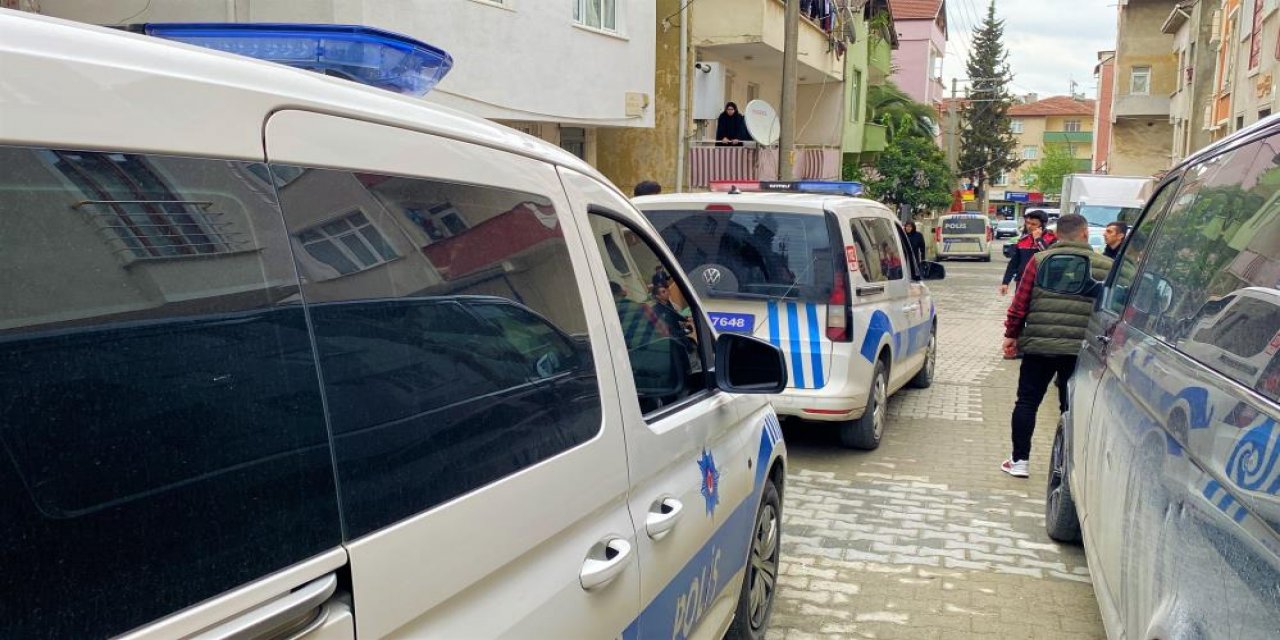 Bayram günü komşu kavgası: Anne ve oğlu yaralandı