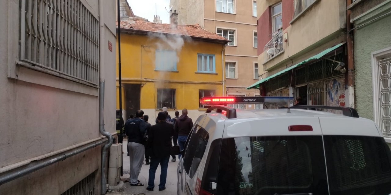 Konya’da yabancı uyruklu ailenin evinde yangın çıktı