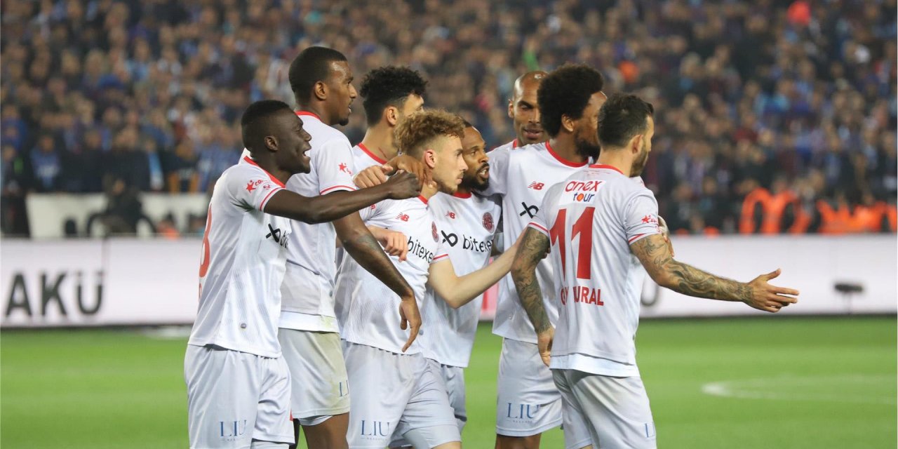 Antalyaspor, yenilmezlik serisini 15 maça yükseltti