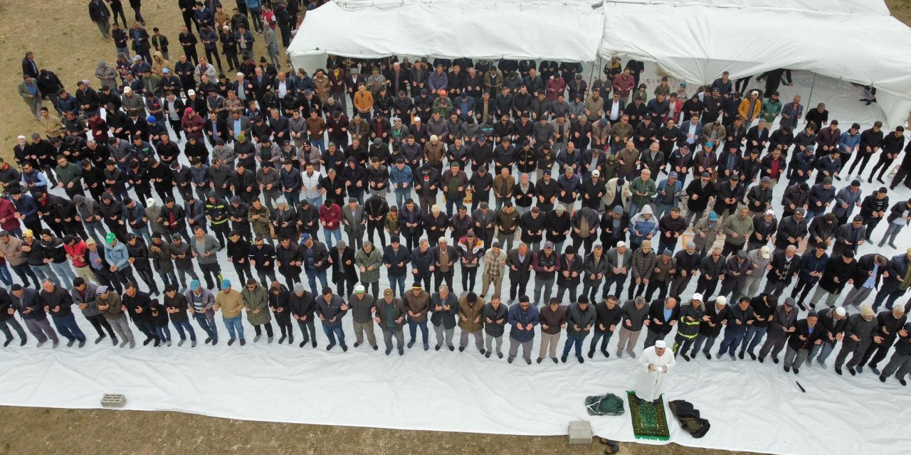 Konya’da vatandaşlar yağmur duasına çıktı