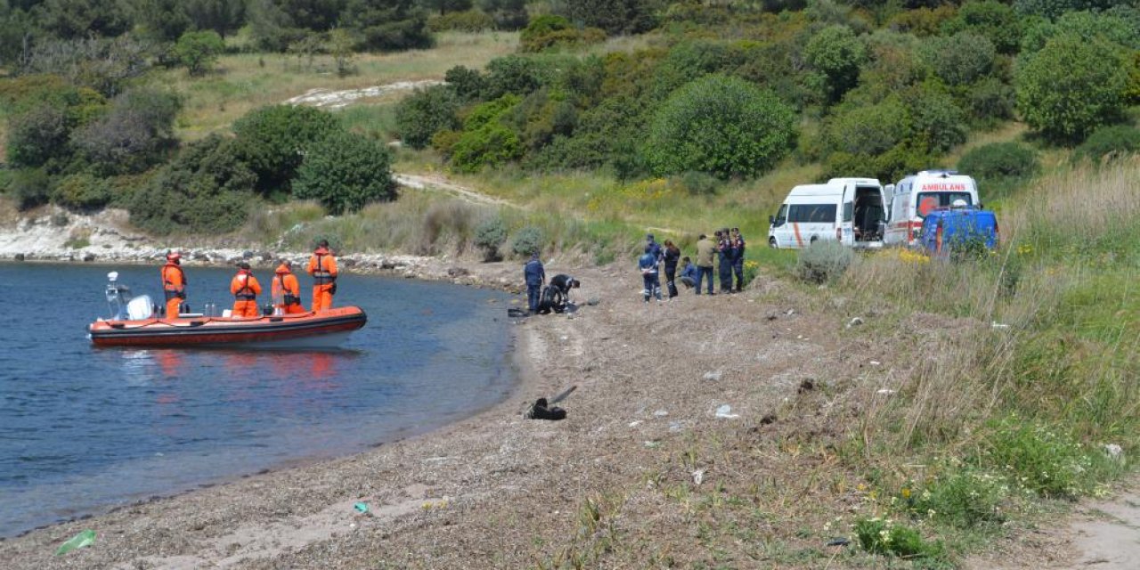 Denizde dalgıç kıyafetli erkek cesedi bulundu