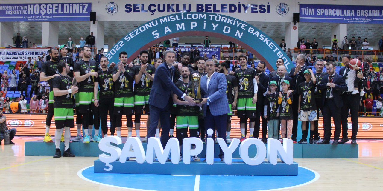 Şampiyon Manisa kupasını Konya’da kaldırdı