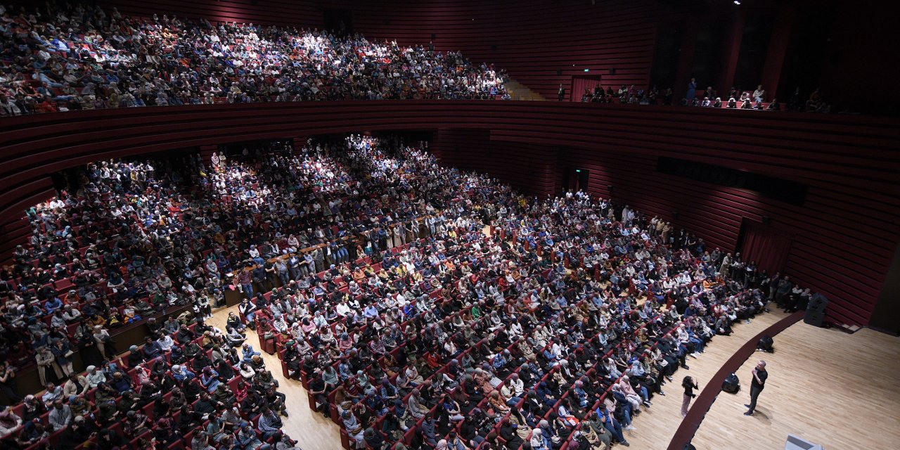 Konya Şehir Konferanslarının konuğu Bekir Develi oldu