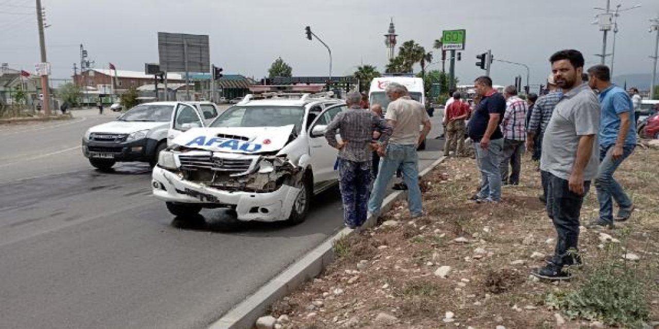 AFAD aracı ile motosiklet çarpıştı: 2 ölü