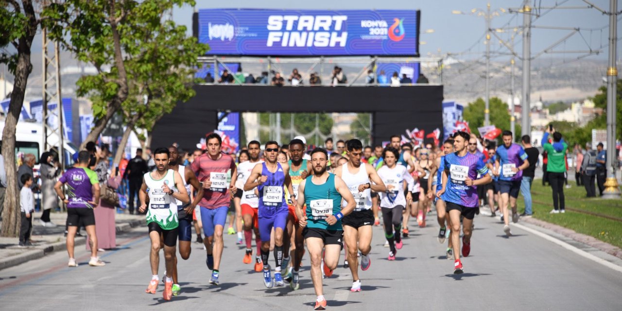 Konya Yarı Maratonu start aldı