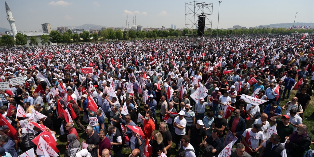 EYT mitingine çok sayıda kişi katıldı