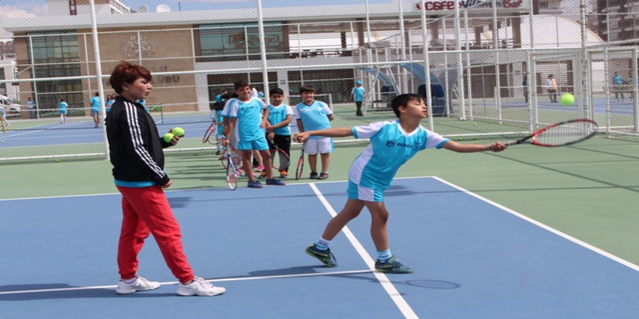 Selçuklu’da '12 Yaş Tenis Turnuvası'