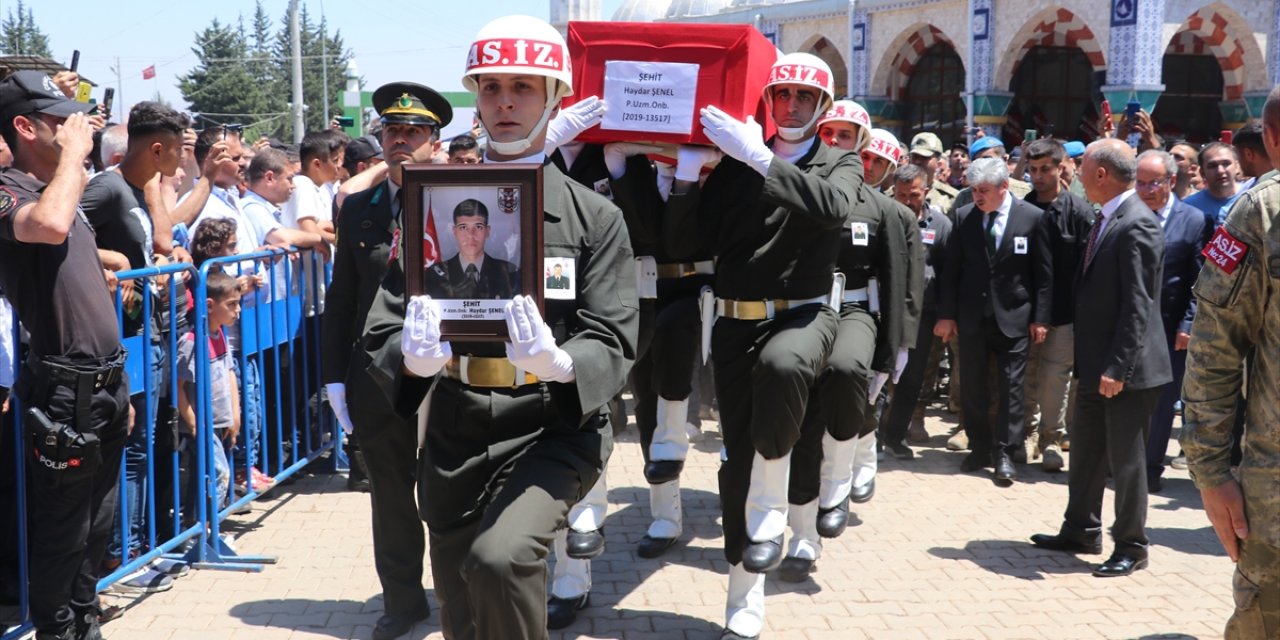 Şehit askerimiz son yolculuğuna uğurlandı