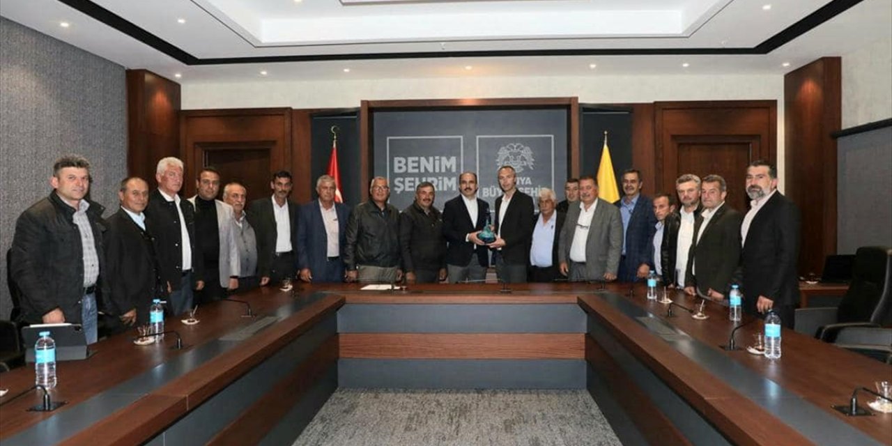 Başkan Uğur İbrahim Altay, Hüyük ilçesi muhtarlarıyla bir araya geldi