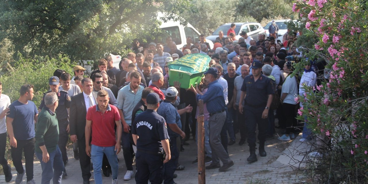 Kocası tarafından öldürülen kadın dualarla toprağa verildi