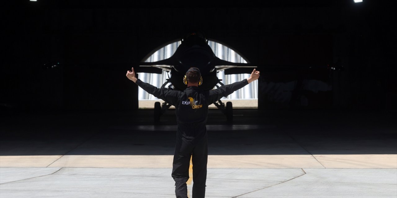 Konya’da konuşlu SOLOTÜRK yeni manevrasıyla sınırlarını aştı