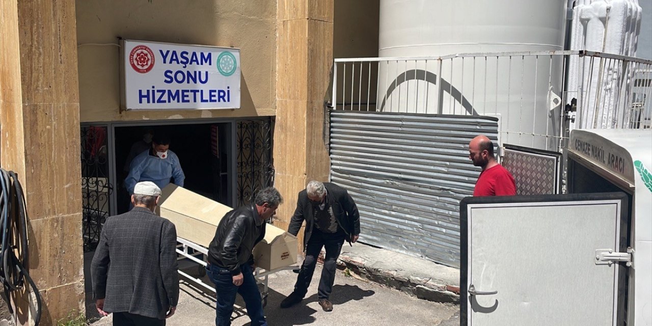 KKKA şüphesiyle tedavi gören yaşlı kadın öldü