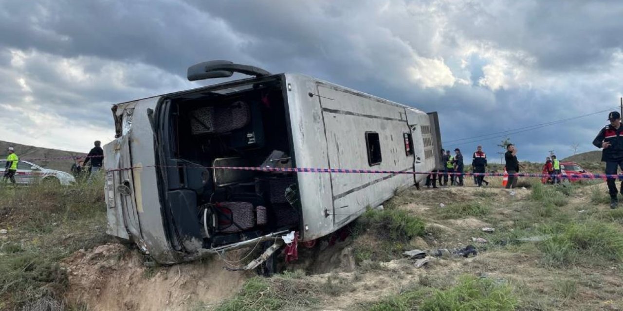 İşçileri taşıyan otobüs devrildi: 3’ü ağır 18 yaralı