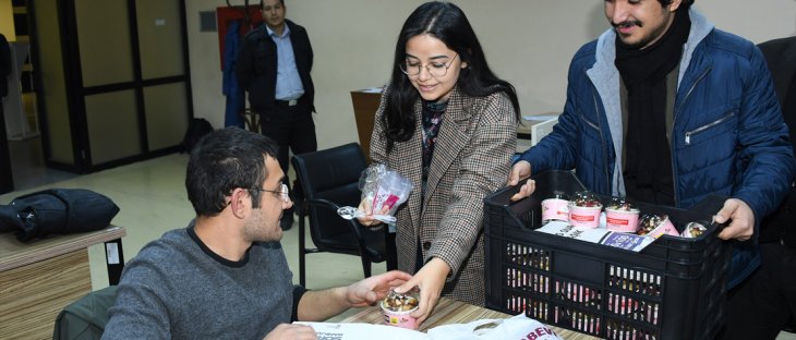 Konya'da ders çalışan öğrencilere 'Anne Eli Değmiş Gibi' ikram