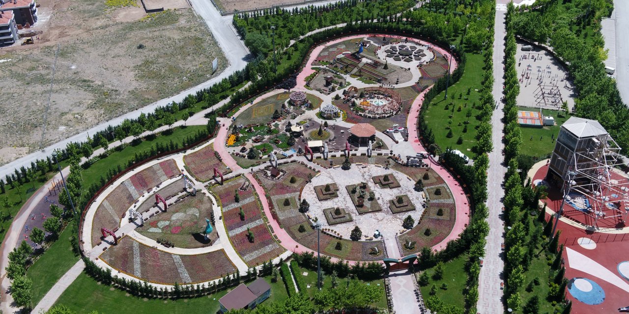 Selçuklu Çiçek Bahçesi ziyaretçilerini ağırlamaya hazırlanıyor