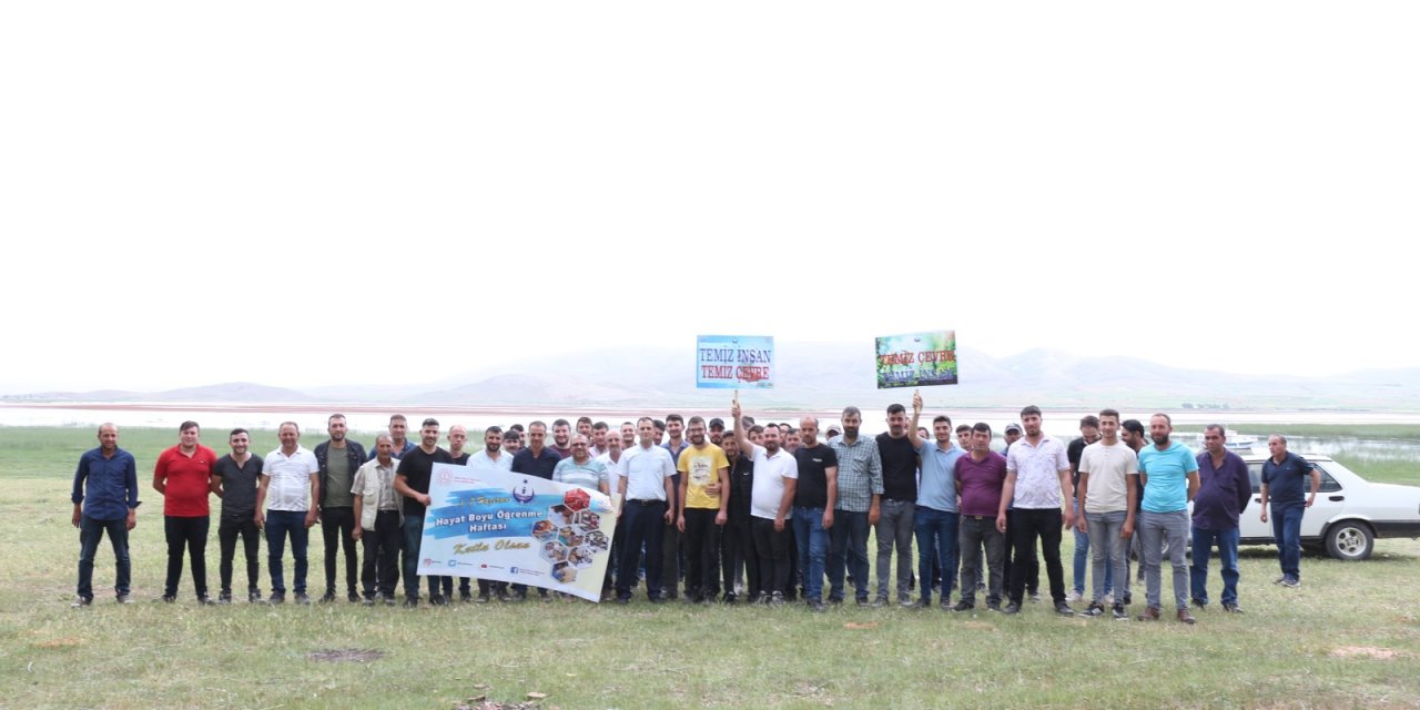 Ilgın Çavuşçugöl ve çevresinde çöp toplama etkinliği