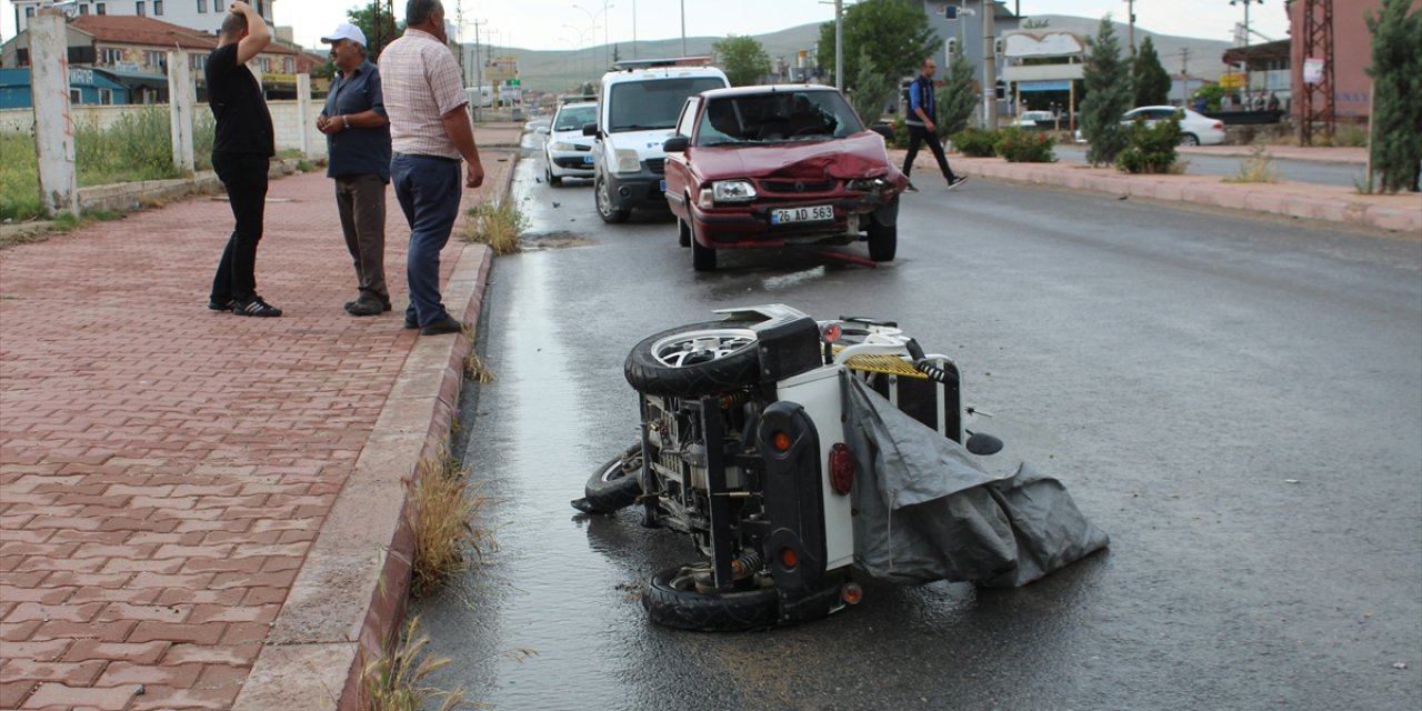 Konya'da elektrikli bisiklet otomobille çarpıştı, sürücü öldü