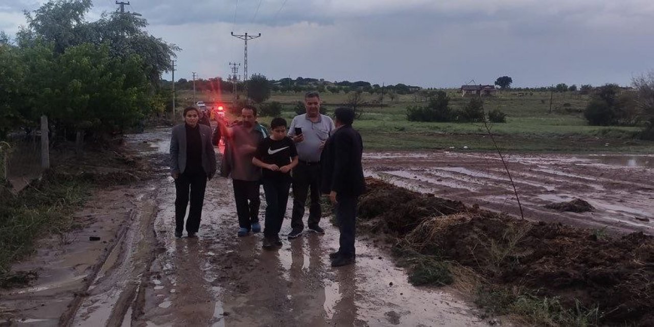 Konya AFAD Müdürü Tosun, sel ve doludan etkilenen yerlerde inceleme yaptı