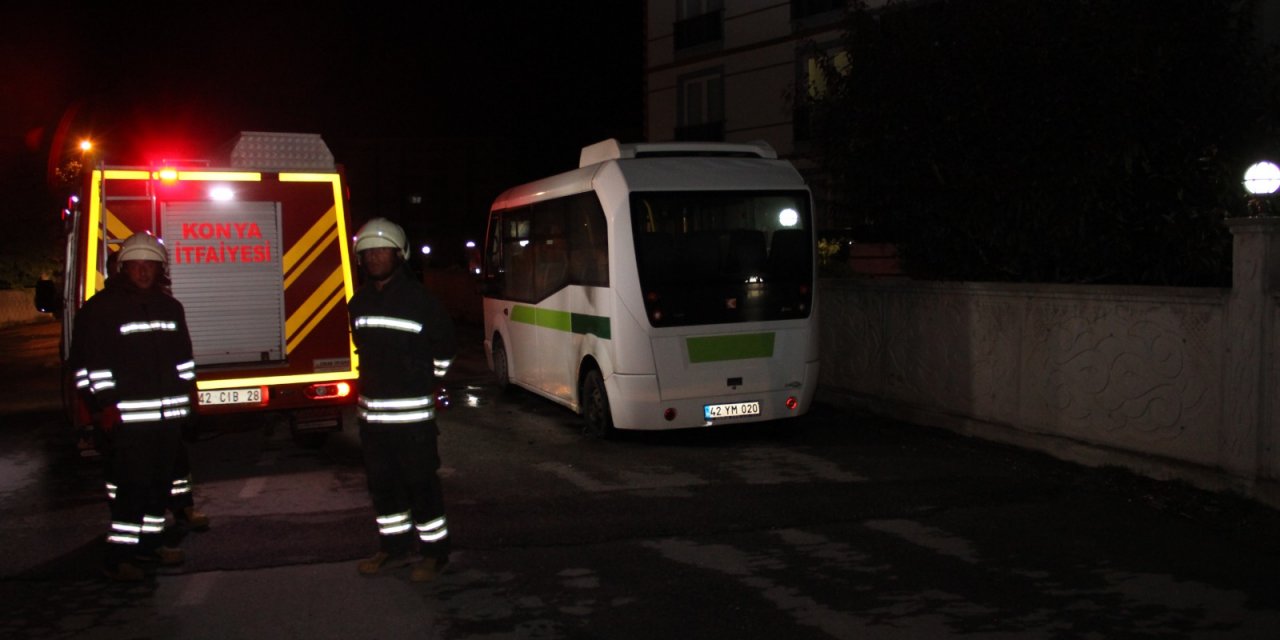 Konya’da park halindeki minibüs kundaklandı