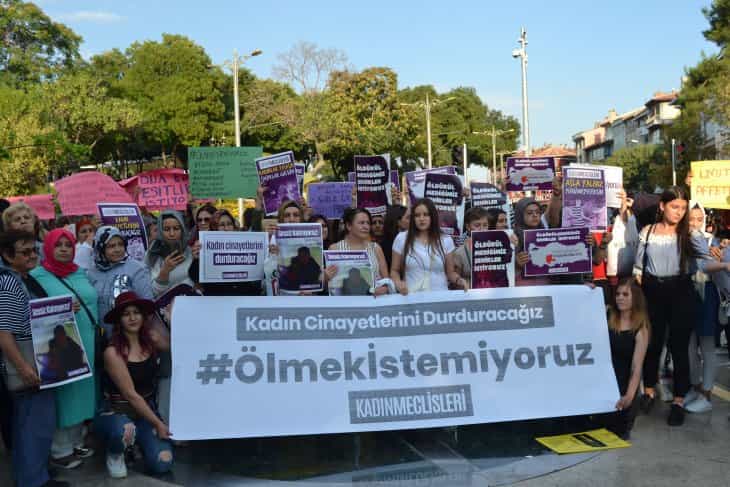 Konya’da kadınlar Emine Bulut ve Tuba Erkol için yürüdü