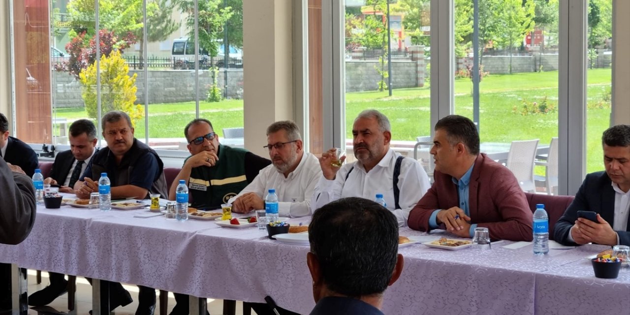 AK Parti Konya Milletvekili Halil Etyemez, çiftçilerin sorunlarını dinledi